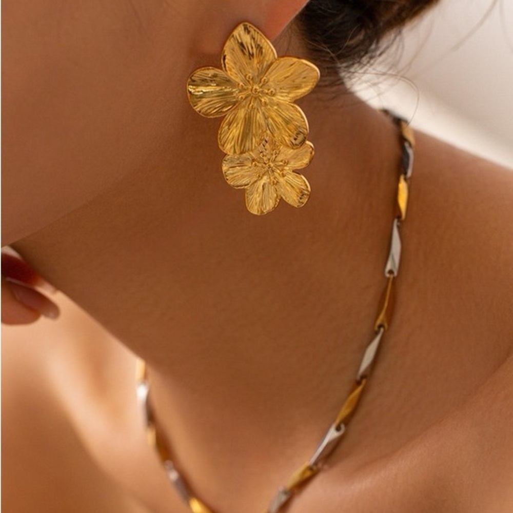 The “Golden Bloom Stack” Statement 18k Gold Earrings | Gold - Picture 2 of 4